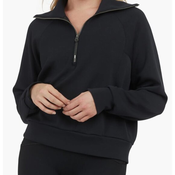 Air Essentials 1/2 Zip Top - Picture 1 of 2